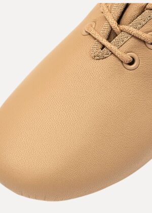 jazzschoenen laag huidskleur close-up