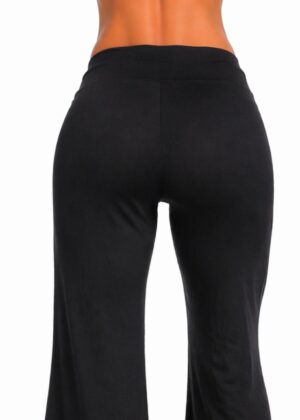 yantra pants op model acterkant