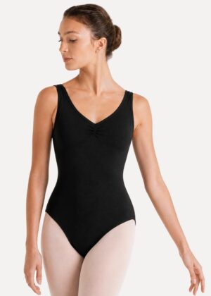 balletpak-zwart-dames-sylphide-maat-m-op-model-vooraanzicht